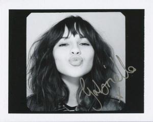 Gabrielle Aplin short