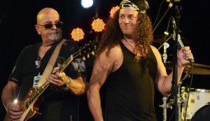 Paul Manzi - Raw Glory "One of the best voices in rock..."