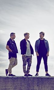 The reflection symmetry in this wonderfully opulent pool of swishy sounds - creates a wonderful lush wash...