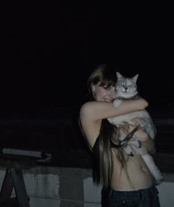 LiVKi - We are not sure of dubious objective of this track - but for simplicity, effectiveness and efficiency - this feels like a dance floor winner...