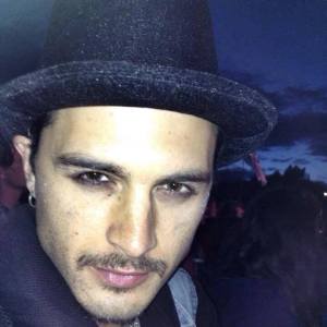 Michael Malarkey - A peppery voice.  Hot and spicy as juniper berry sauce  - but with a rusty edge...