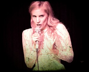 I V Y & G O L D - Luscious synth-rock created with a vexed silhouette...