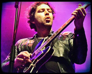  Louis Menguy - impeccable guitar...