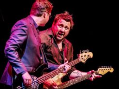 KING KING - electric zip and point-blank vigour...