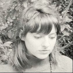 Molly Burch - aching with loss and yearning ...