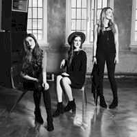 Wildwood Kin - broodful Americana harmonies from Emillie Key, Beth Key, Meghann Loney
