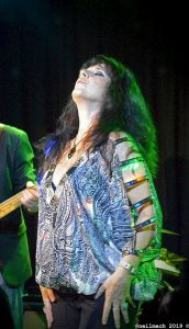 Sari Schorr  @neilmach 2019 ©