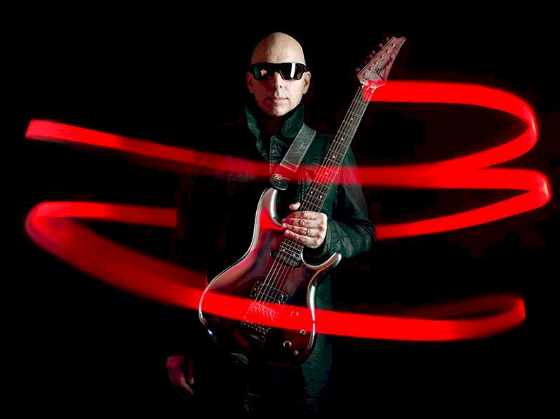 JOE SATRIANI Photo Credit © Joseph Cultice