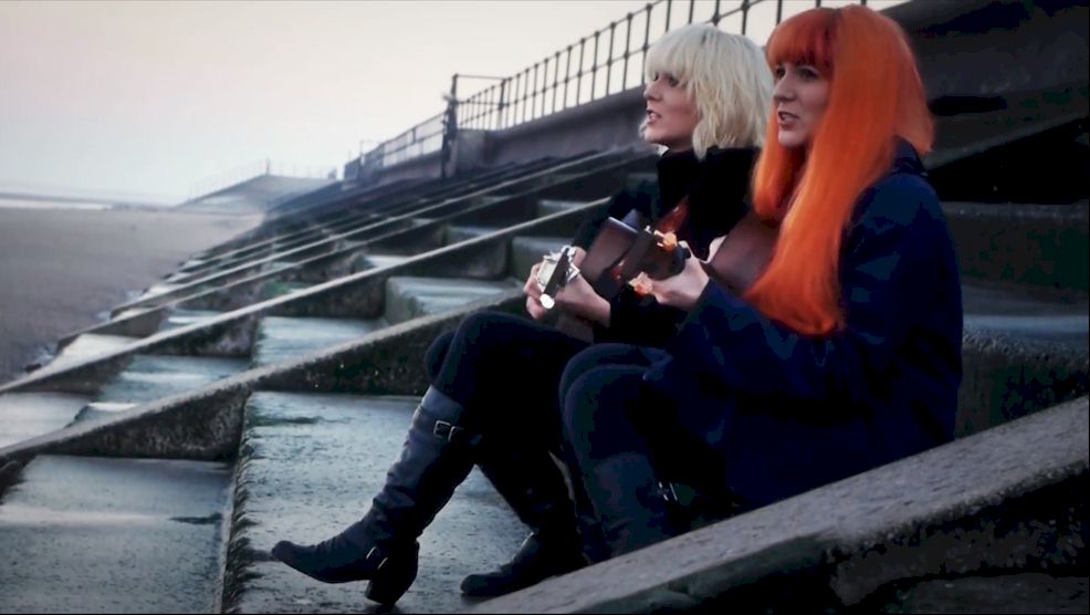 MONALISA TWINS