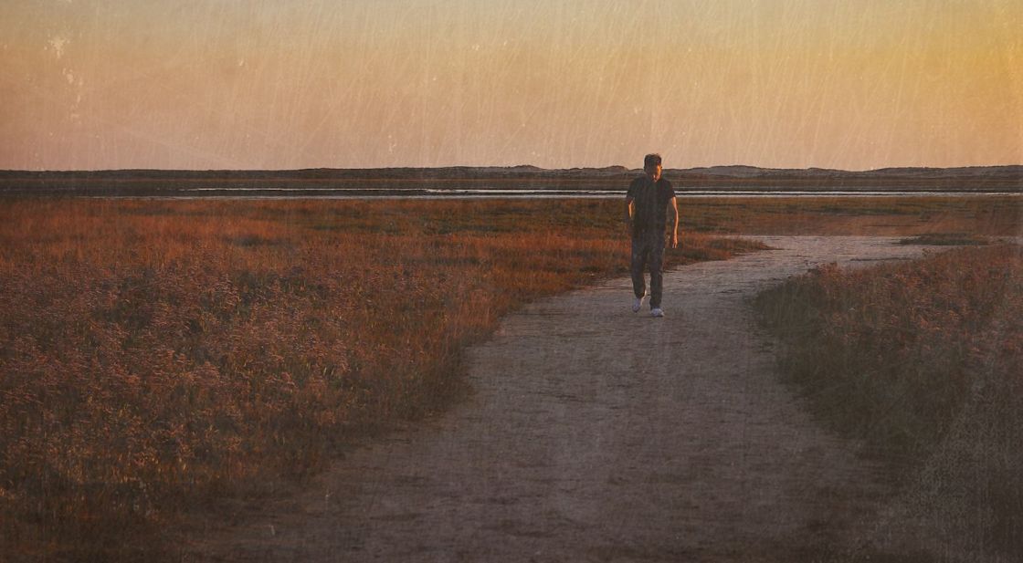 Halfway to Somewhere T J Walker Album cover photo: Steve Davey