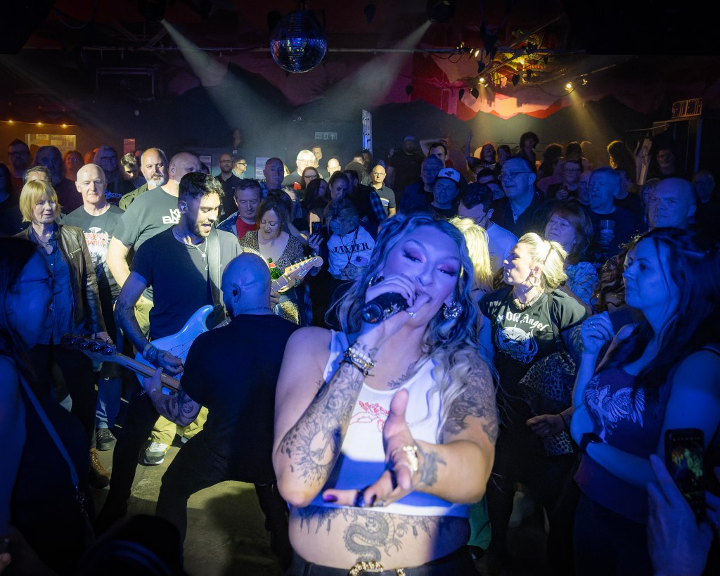 Kira Mac live at Lost Horizon Bristol Photo Credit: © Iain McCallum Photography