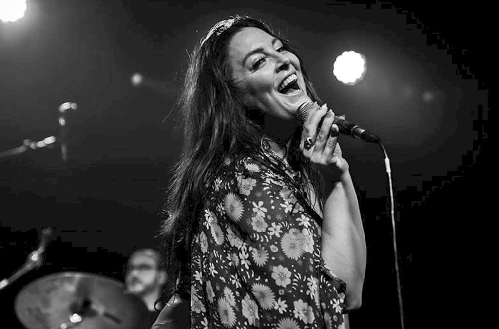 Caitlin Krisko - pulsating rock numbers, mix flawlessly with ballads 