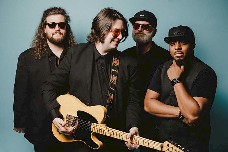 Eddie 9V with band photo:  Cameron Flaisch