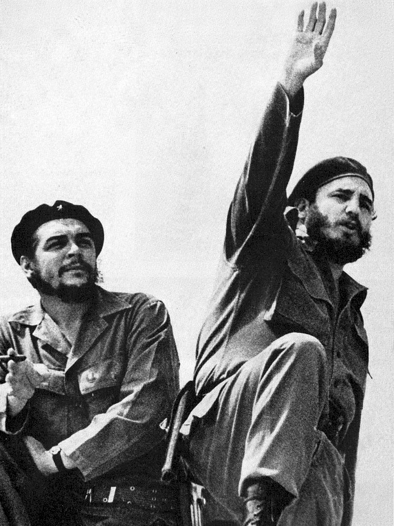 LAS FENESTRAS Cuban Son - Castro with Che Guevara l - photographed by Alberto Korda in 1961 Public Domain