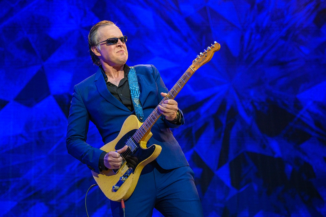 JOE BONAMASSA Breakthrough Album - photo credit Mike Savoia