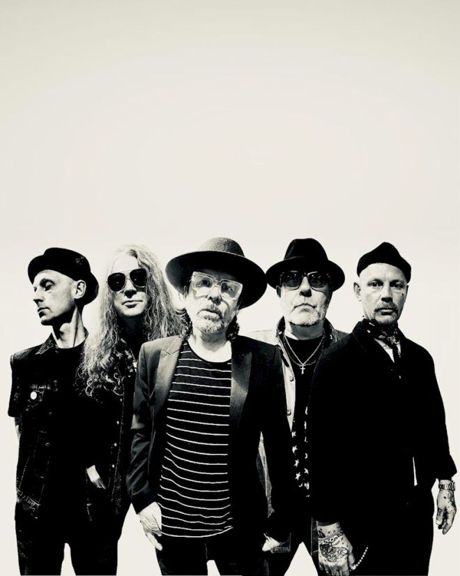 BLACK EYED SONS Hole Pondering - photo Jo Schumann