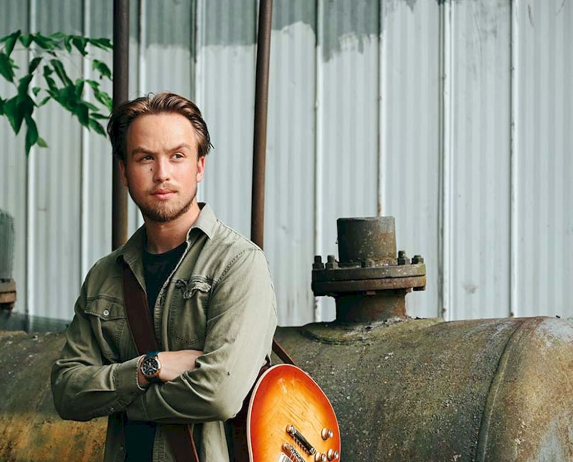 SPENCER MACKENZIE Album News - Photo © SG Wills Photography