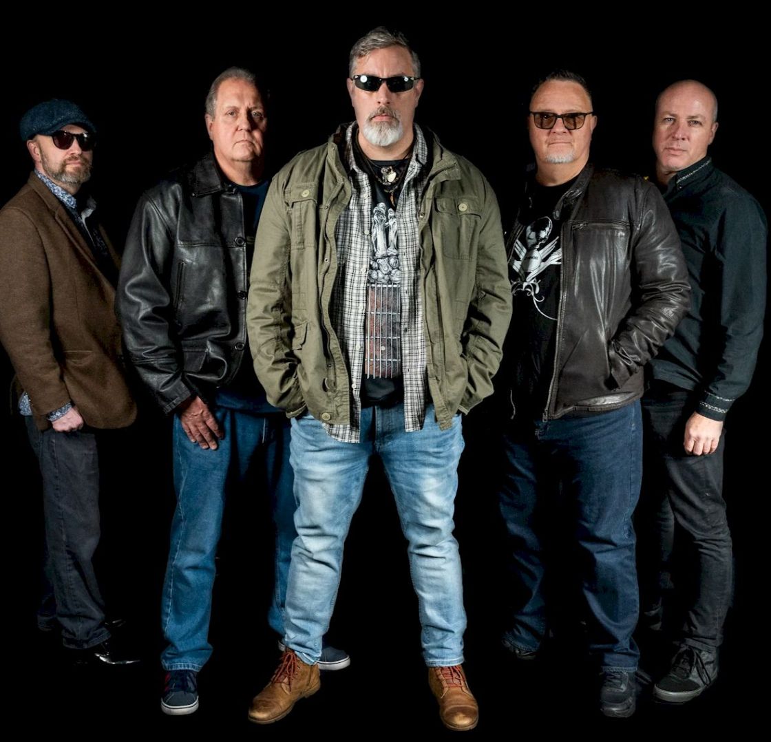 The Big Wolf Band Live at Joe Joe Jims - photo Richard Bell Photography