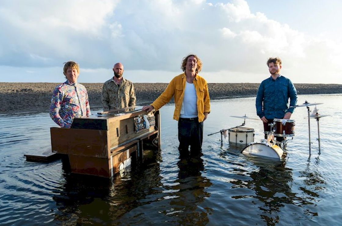 WILLE AND THE BANDITS Trouble Round the Bend Photo Credit Anthony Butler - Mr B productions