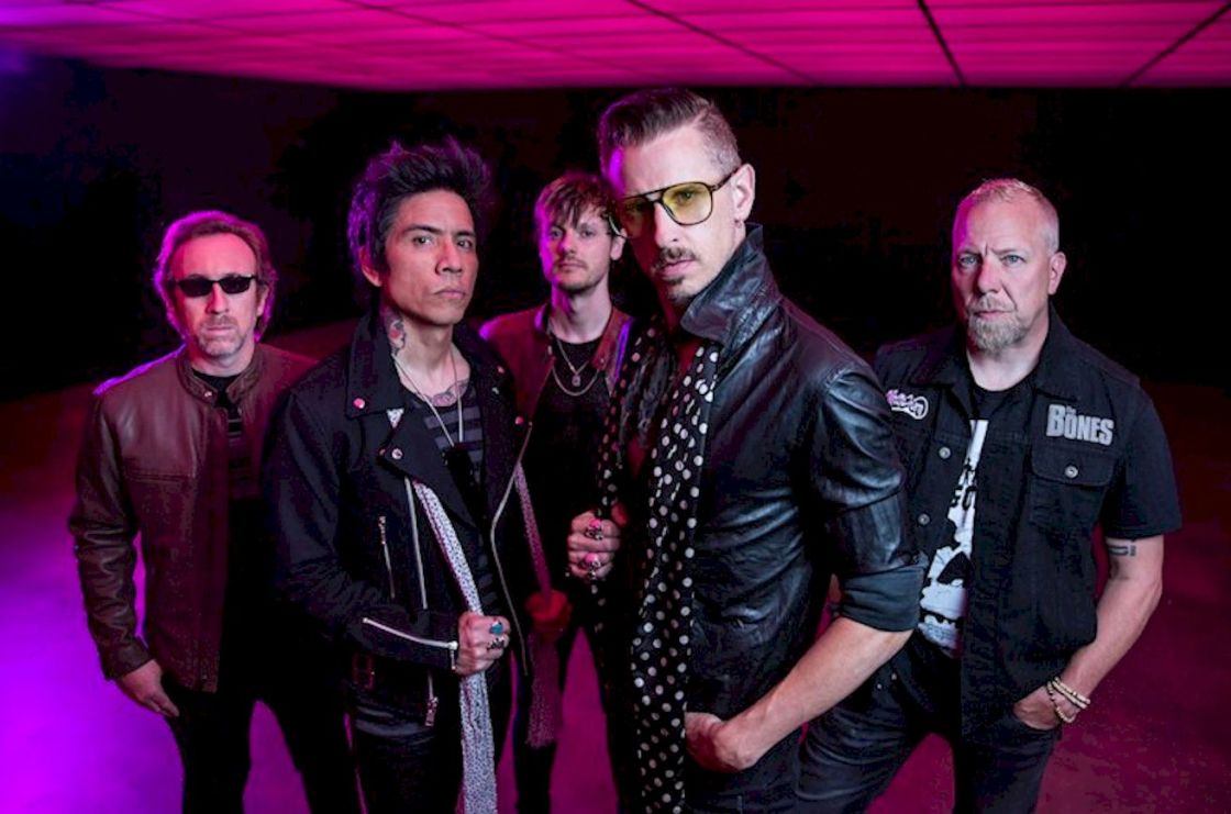 TRANSATLANTIC RADIO Midnight Transmission - photo credit Enzo Mazzeo