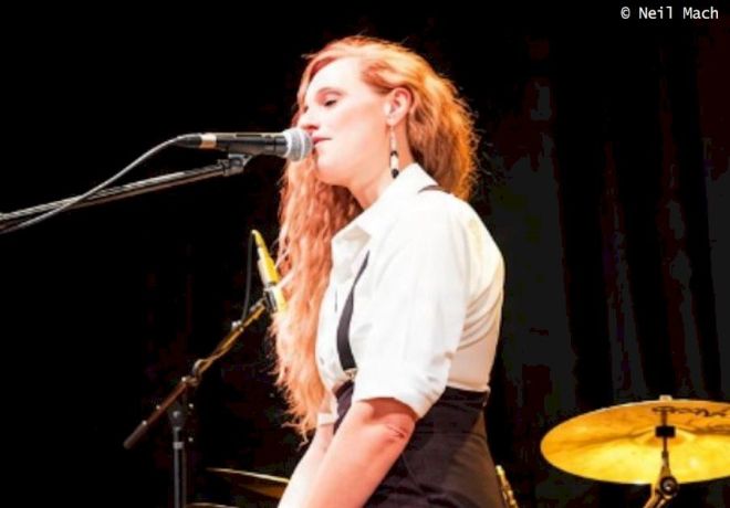 HOLLIE ROGERS Ropetackle Arts Centre, Shoreham-by-Sea - photo © Neil Mach - girl singer at microphone